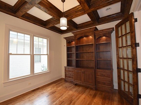5th image of 4443 Clausen Ave