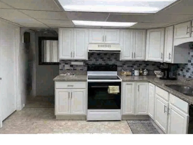 17 Shadowbrook Ln #32 — Photo 15