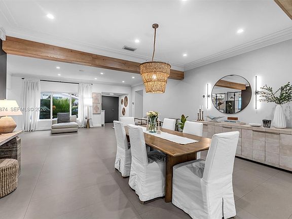 4th image of 54 Bay Heights Dr