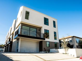 2019 Preuss Rd, Los Angeles, CA 90034