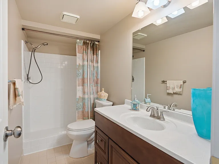 408 Country Club Dr — Photo 8