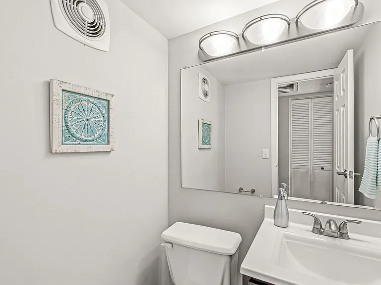 Harbour Pointe — Photo 13