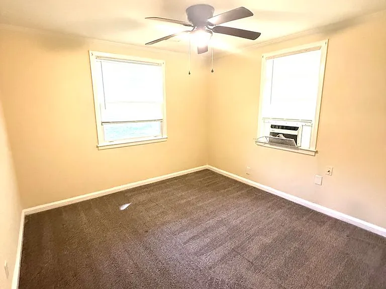 2401 Overhill Rd — Photo 9