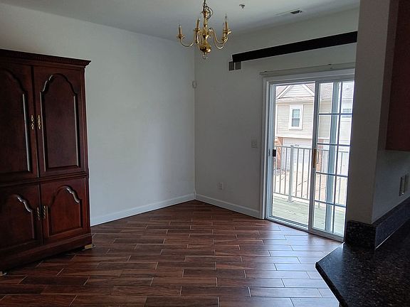 5th image of 19201 Addington Dr
