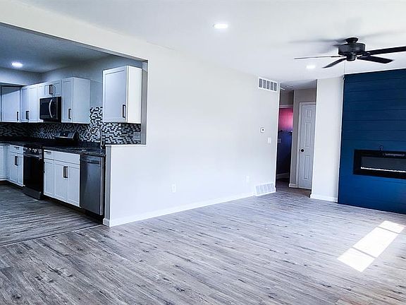 3rd image of 180 Joliet Ave