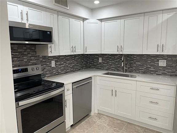 3rd image of 9960 Pineapple Tree Dr APT 112