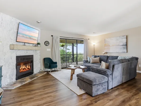 26 W Casa Del Rio Dr #2D, Lake Ozark, MO 65049