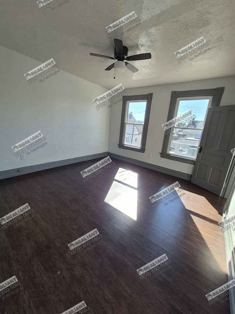 1 bed, 1.0 bath, $995 — Photo 2