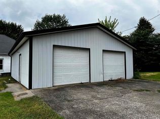 902 E Walnut St, Washington, IN