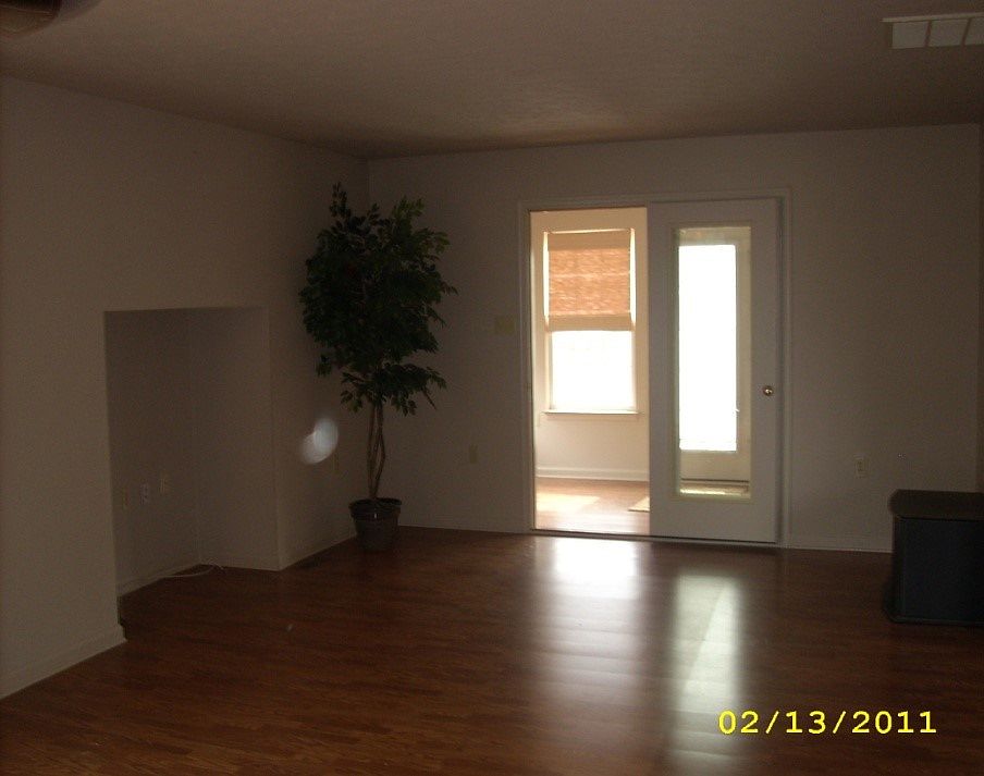 2nd image of 405 Stone Meadow Ct