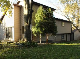 400 Clifton Dr, Round Lake Park, IL 60073