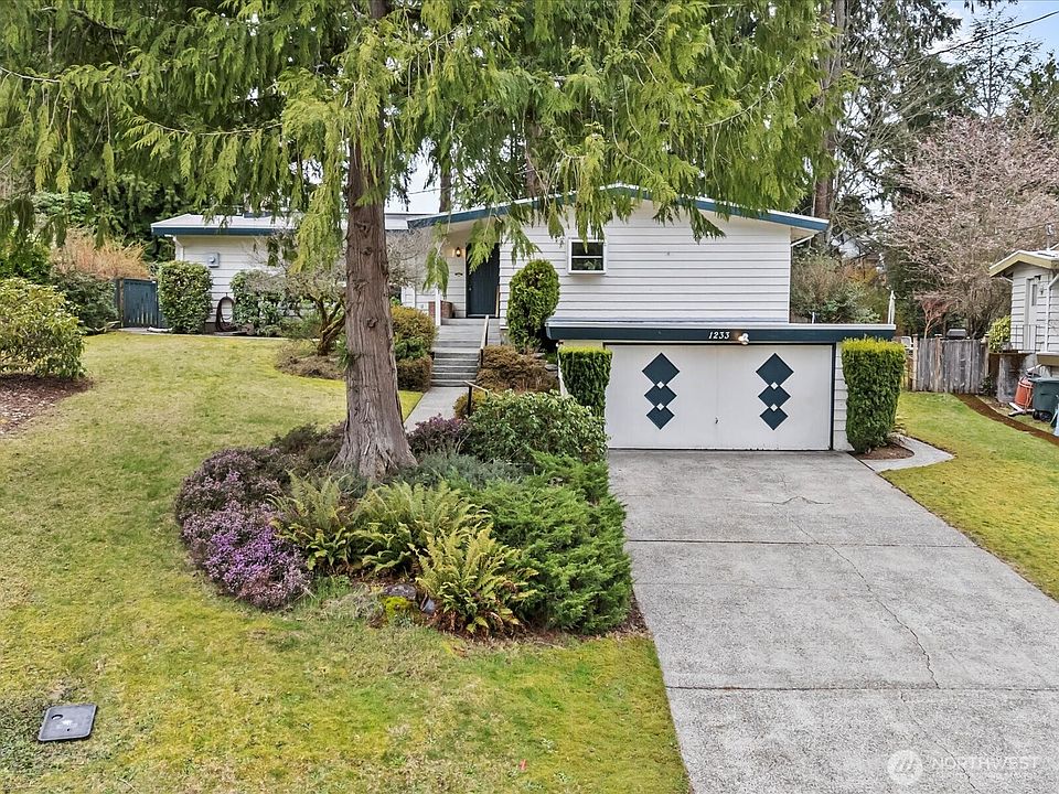 1st image of 1233 167th Avenue SE