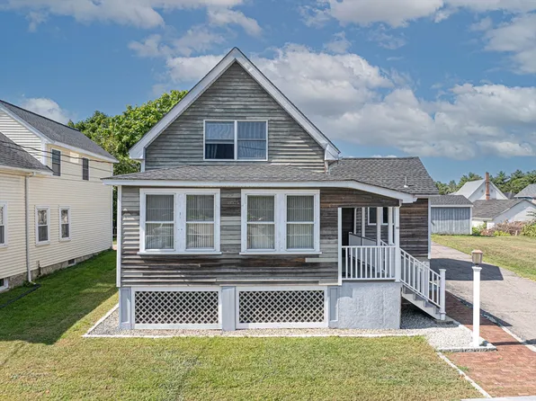13 Middleton St, Milford, MA 01757