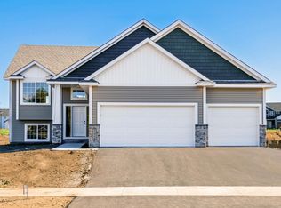 17714 Empire Trl, Lakeville, MN 55044