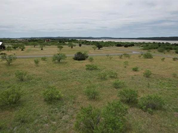 810 Clear Cove Ct N, Graford, TX 76449