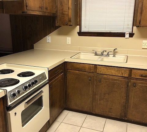 2nd image of 200 Karem Cir
