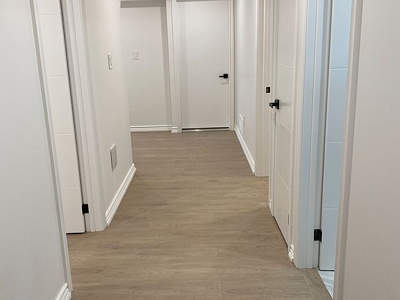 5th image of 134 Kemano Rd #Basement