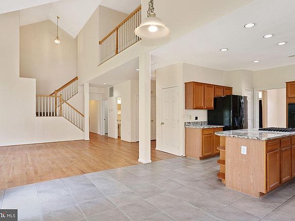 5th image of 8927 Falls Farm Dr