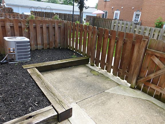 5th image of 2470 Warren Pkwy APT 14