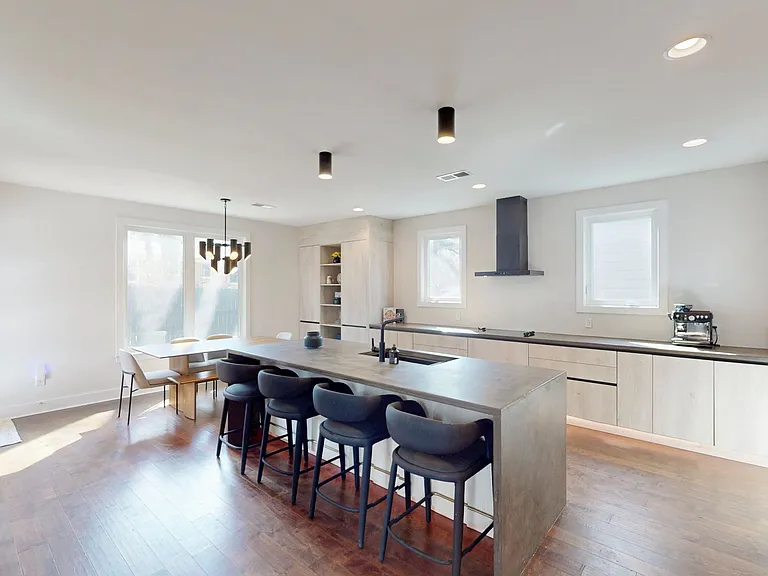 1220 Lomax Ave — Photo 13