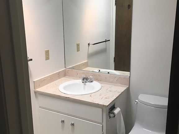 5th image of 461 Commercial Ave APT 6