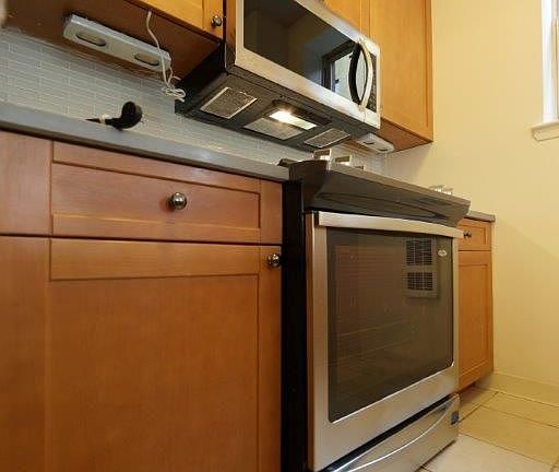 3rd image of 280 E 2nd St #901