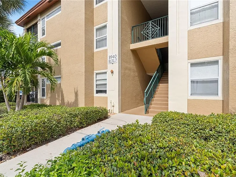 8940 Colonnades Ct E #734 — Photo 4
