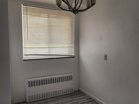 5th image of 2521 McNicholsapt #B2
