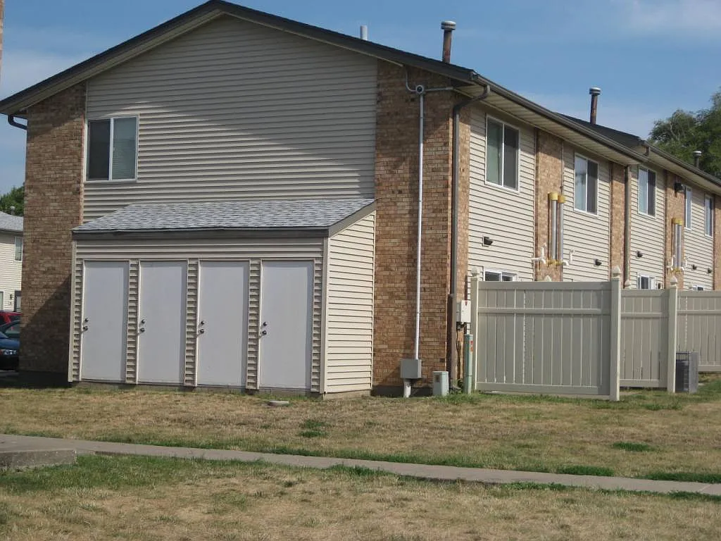 Fairmount Pines — Photo 1