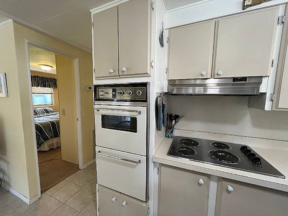 4th image of 114 W Sterling Way #511