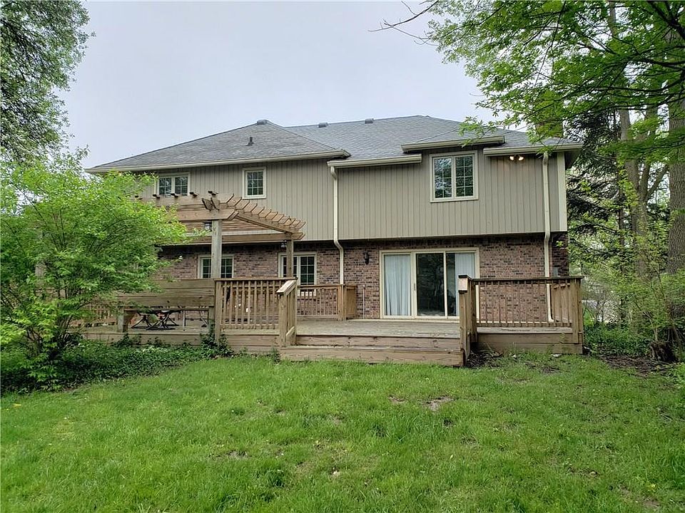 2nd image of 897 High Dr