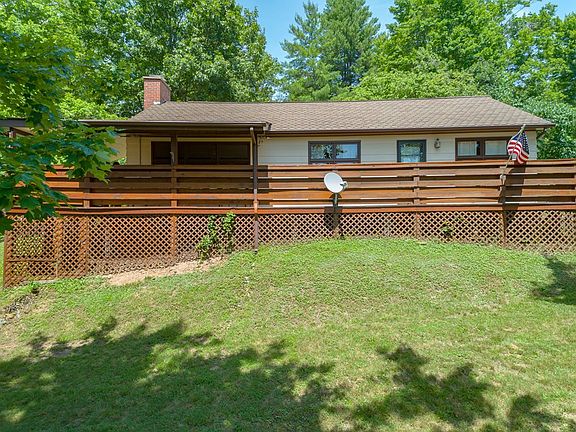 4th image of 4003 Four Seasons Ln
