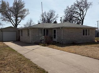 1210 University St, Hastings, NE 68901