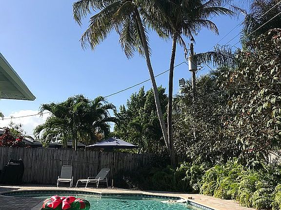 Lush, Private Paradise 