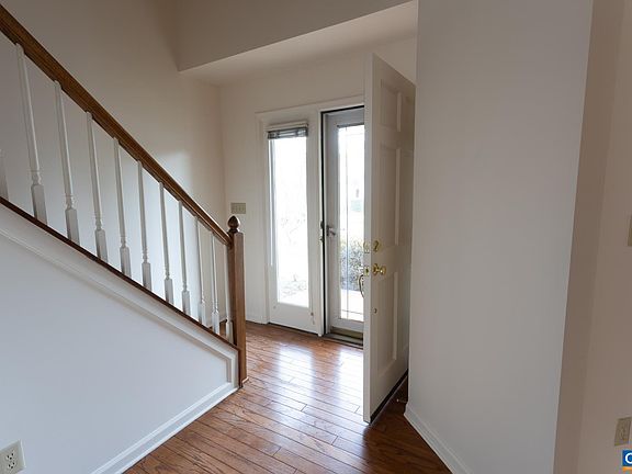 2nd image of 1336 Le Parc Ter