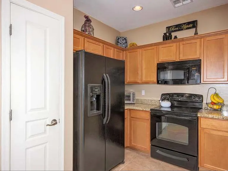 108 E Palomino Dr — Photo 5