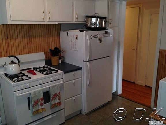 2nd image of 245 W Hudson St
