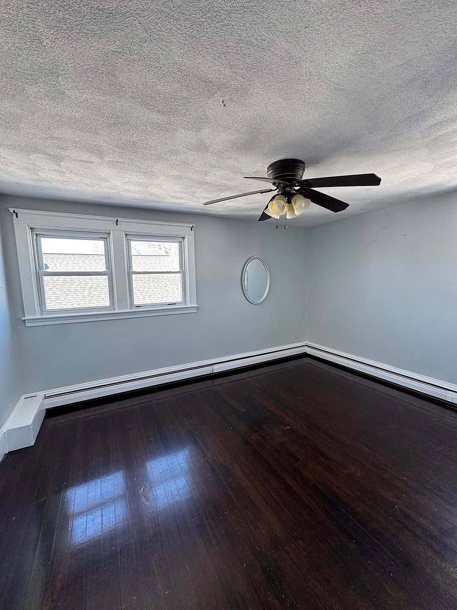 Building Photo - 110 Brewster St #2