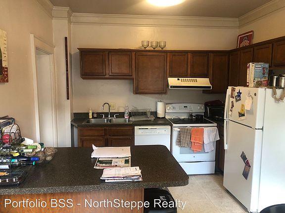 3rd image of 1069 Neil Ave