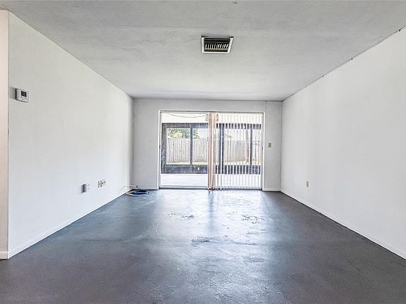 3rd image of 3753 Fox Dale Ln