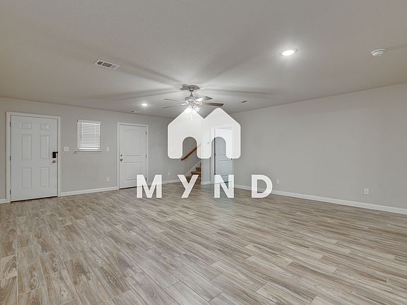 4th image of 805 Rolling Terrace Cir