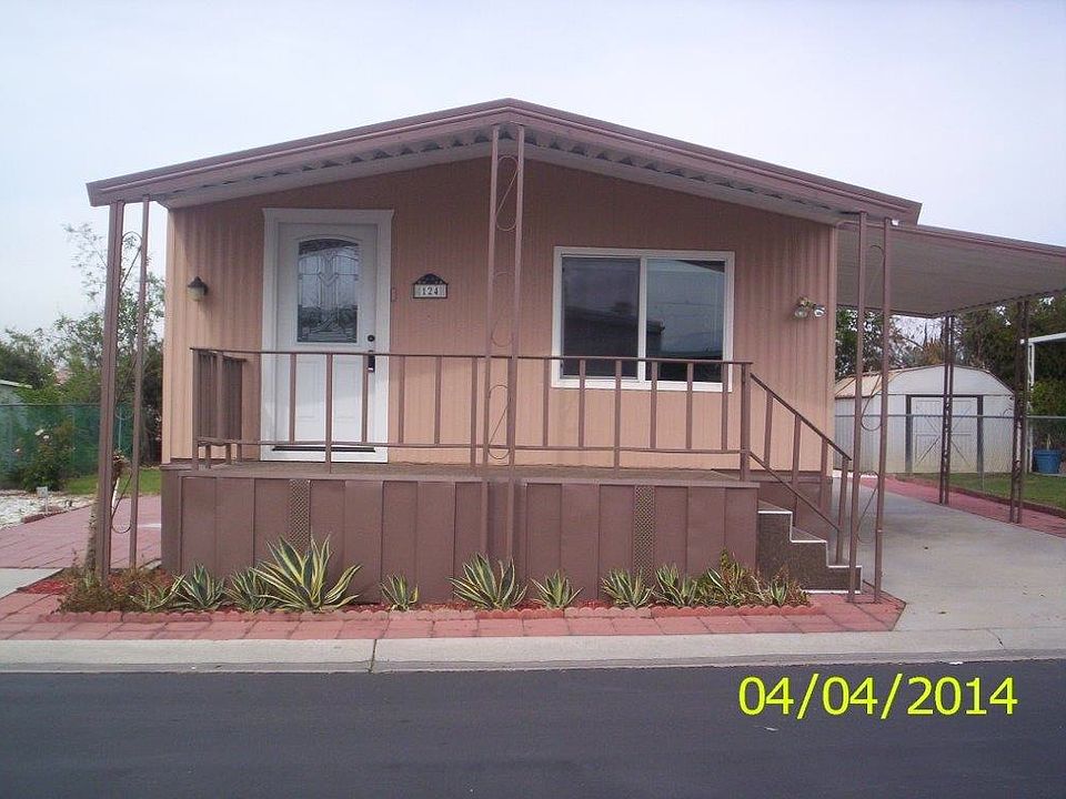 2nd image of 2727 E Pacific St Space 124