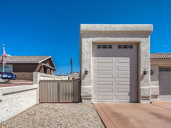 3rd image of 2730 Diablo Dr