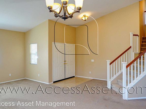 5th image of 790 Shiraz Dr