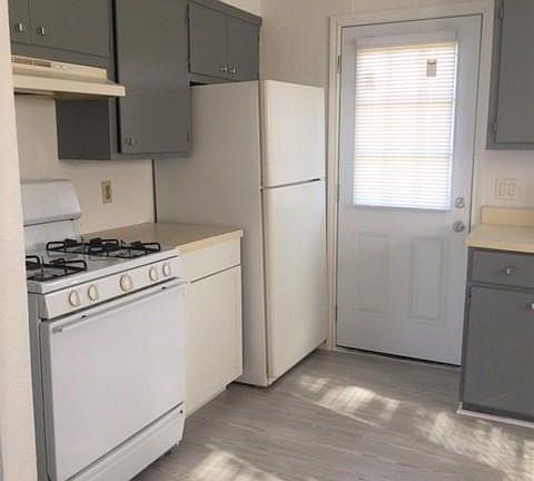 3rd image of 219 N 10th St
