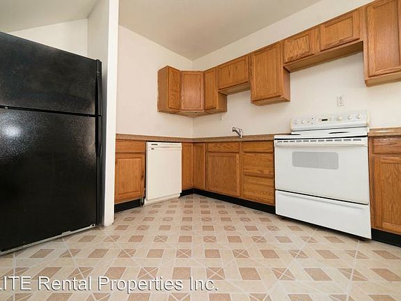 5th image of 915 Saville Ave