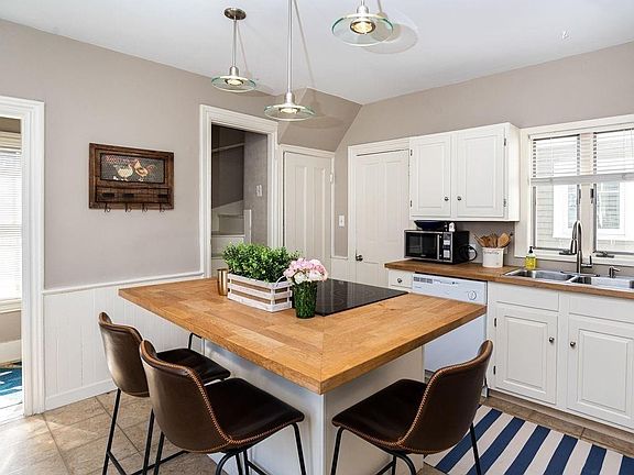 2nd image of 5 Oakland St #5