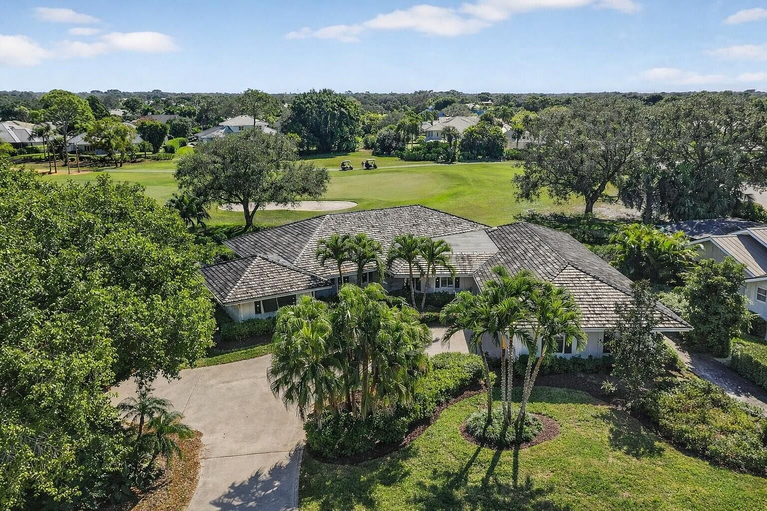 5610 SE Winged Foot Drive
