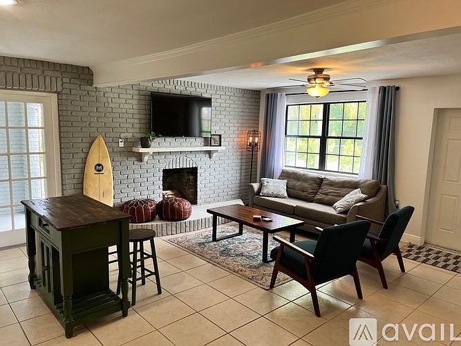 1st image of 5870 N Courtenay Pkwy #1