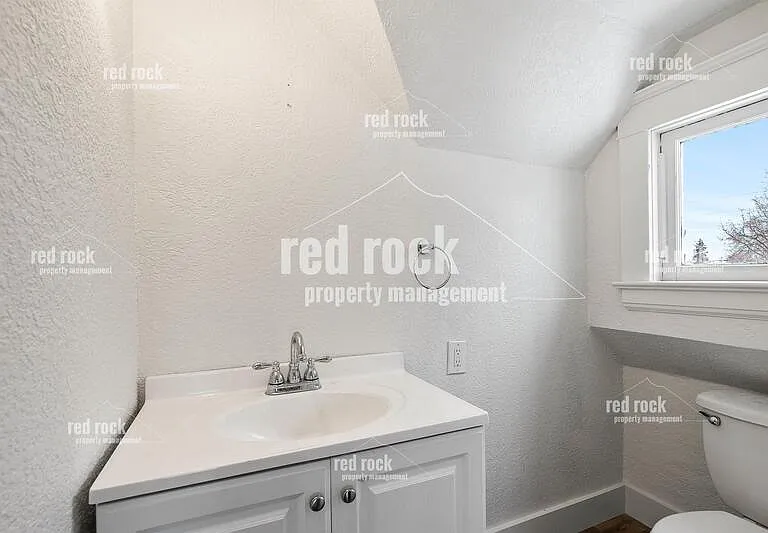 1517 E Bridgeport Ave — Photo 18